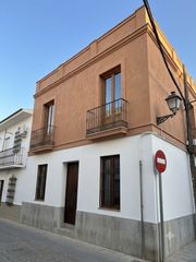 Casa a Olivares. Doñacasa ofrece casa señorial en olivares