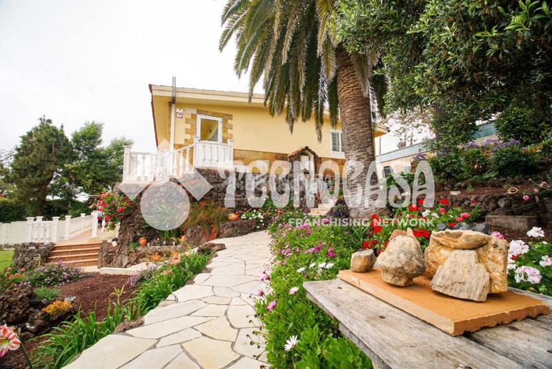 Foto af5b3771-6e05-4780-a233-2dcc67fe992a. Casa  en venta en Santa Catalina Tacoronte