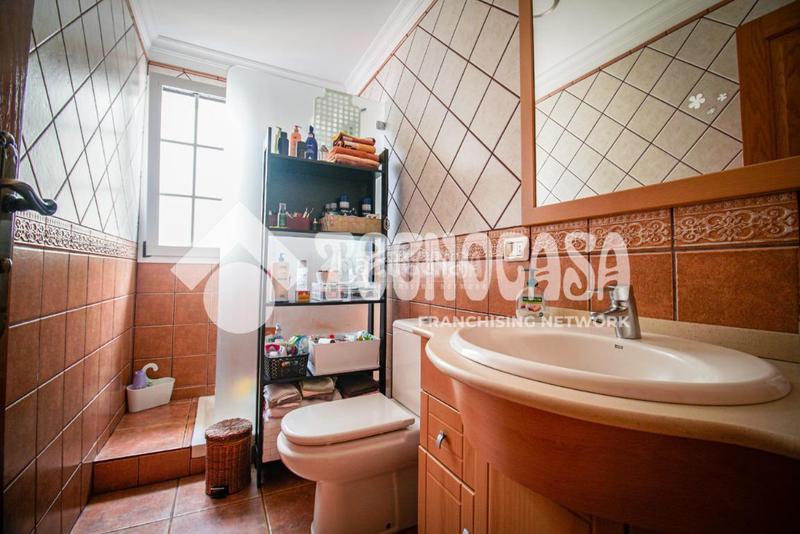 Foto fe5b2845-6749-4eb1-861a-4d71cbd4194a. Casa  en venta en Santa Catalina Tacoronte
