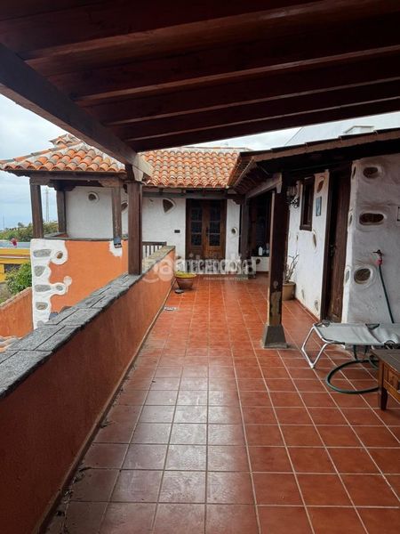 Foto c825c497-c4c7-412e-a00a-0356c7d2b943. Casa a Matanza de Acentejo (La)