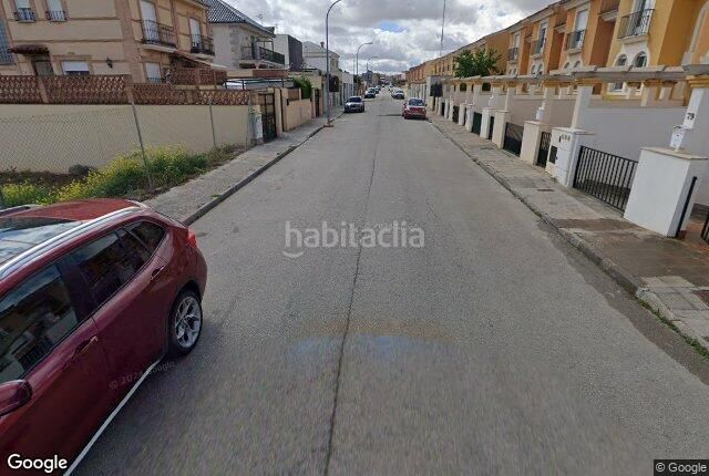 Foto d3d05b61-f776-4499-87f7-823705a9d918. Casa adossada amb aparcament a Valdepeñas