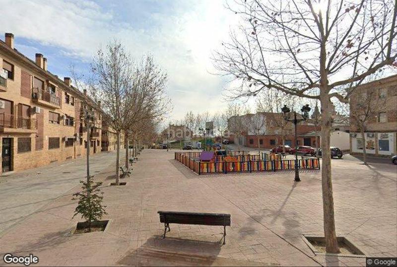 Foto df58f0fd-cea9-4981-981f-b49984d2ef2e. Reihenhaus mit parking in Yuncos