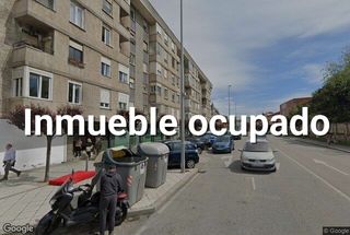 Flat  Calle general davila  escalera e planta  puerta iz
