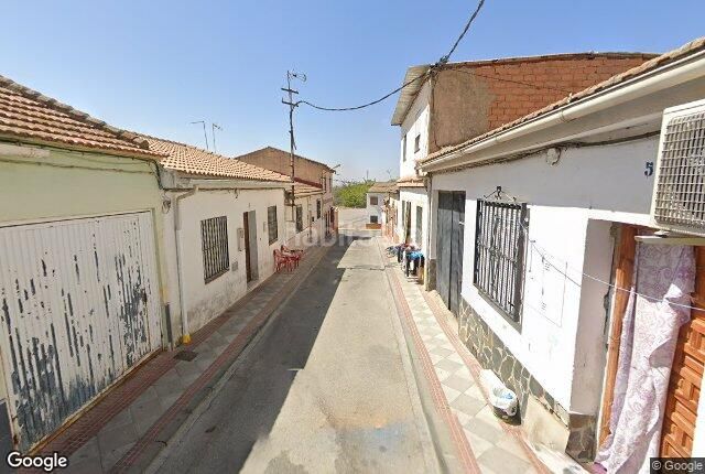 Foto abb48a43-664d-44c1-8e53-005b2646a5c1. Casa adossada amb aparcament a Atarfe