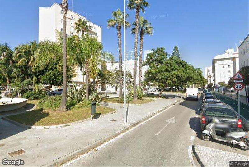 Foto 17b6932f-e089-42c6-9735-4fb129875fc0. Flat in astilleros - la paz - loreto - el corte inglés Cádiz