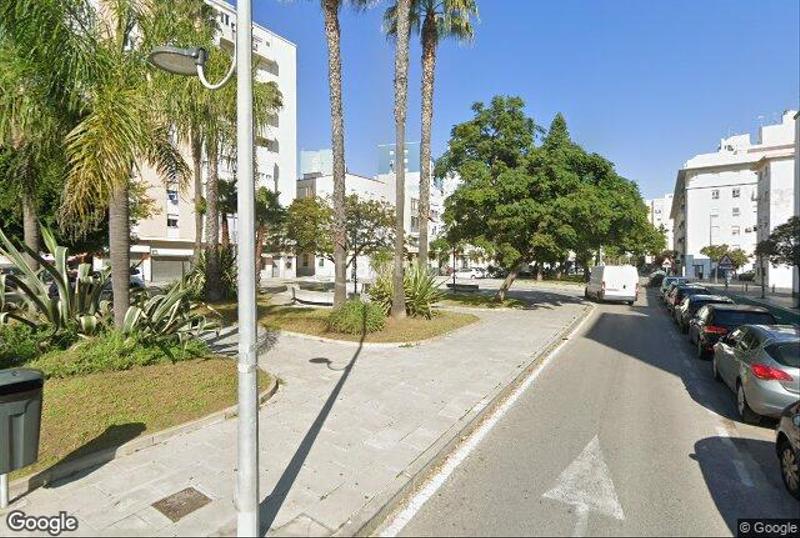 Foto 39e1c97b-1349-4f3c-a06b-84054dd7ab7c. Piso en astilleros - la paz - loreto - el corte inglés Cádiz