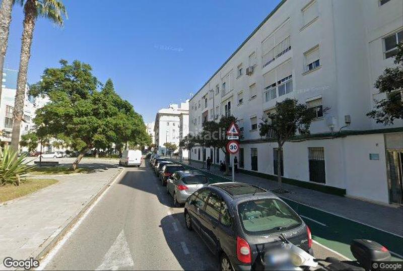 Foto 789fb9da-4ca6-4b1e-acaf-8a91ac3c6ca3. Piso en astilleros - la paz - loreto - el corte inglés Cádiz