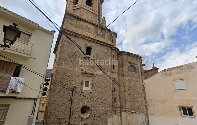 Foto 43435873-30c9-4b21-8419-c870c2693ea3. Casa adossada a Loja