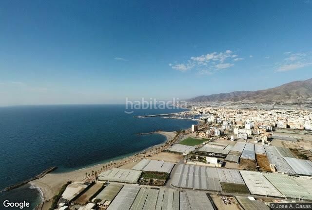Foto 70d2d65c-3d23-4f5a-bc0e-4db7ed4efb1d. Piso en Adra
