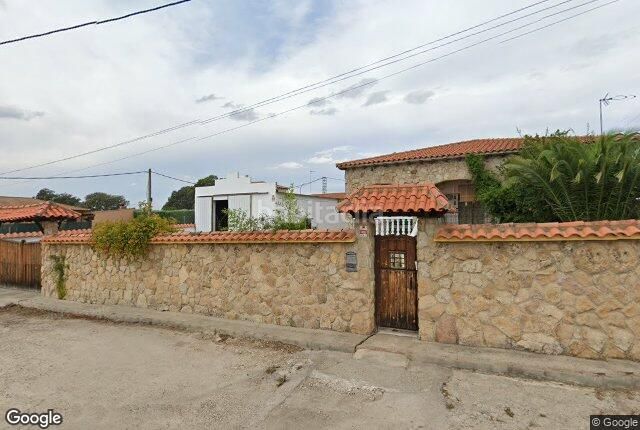 Foto 2678dd91-d69f-4771-a719-956bf5ab1292. Casa adossada a Talayuela