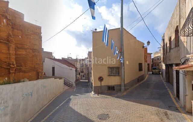 Foto f6692dc6-9605-4955-81e6-64bd32e44980. Casa adossada a Parroquias Altas Lorca