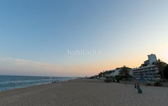 Foto fdf2abf0-d53c-43d0-a6fb-b69c335c1b30. Pis a Canet de Mar