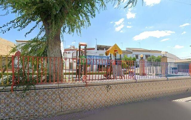 Foto 366a812d-c495-4b24-8ec0-c56615ad7e36. Casa adossada a Marinaleda