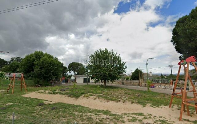 Foto e251b25b-ea1c-4102-805d-4e1aa00b0f84. Casa amb aparcament piscina a Calalberche