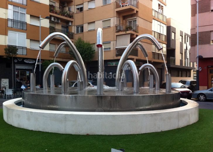 Foto 1ca5c314-6e21-41e0-b058-051e17e2aa6d. Aparcament cotxe a Sedaví