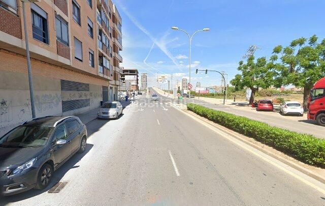 Foto 447b2544-83ea-487a-a16c-270c0251fd59. Aparcament cotxe a Sedaví