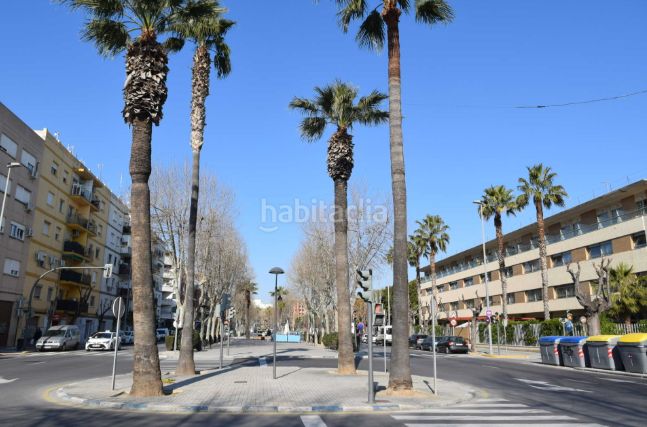 Foto dad65e18-445c-4223-a819-f03d2c10e060. Aparcament cotxe a Sedaví