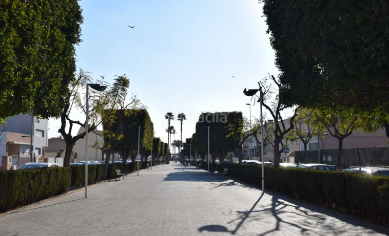 Foto f53d24f5-f7e4-4ce7-8255-3d5f4384d208. Aparcament cotxe a Sedaví