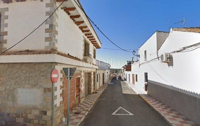 Foto b811f4c1-3c31-48f7-925a-c05b2dcd3fd6. Casa amb aparcament a Guarromán