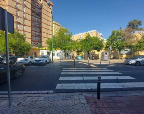 Foto b055c92d-5a70-4279-a520-01510ffe3f66. Piso en Palmete Sevilla