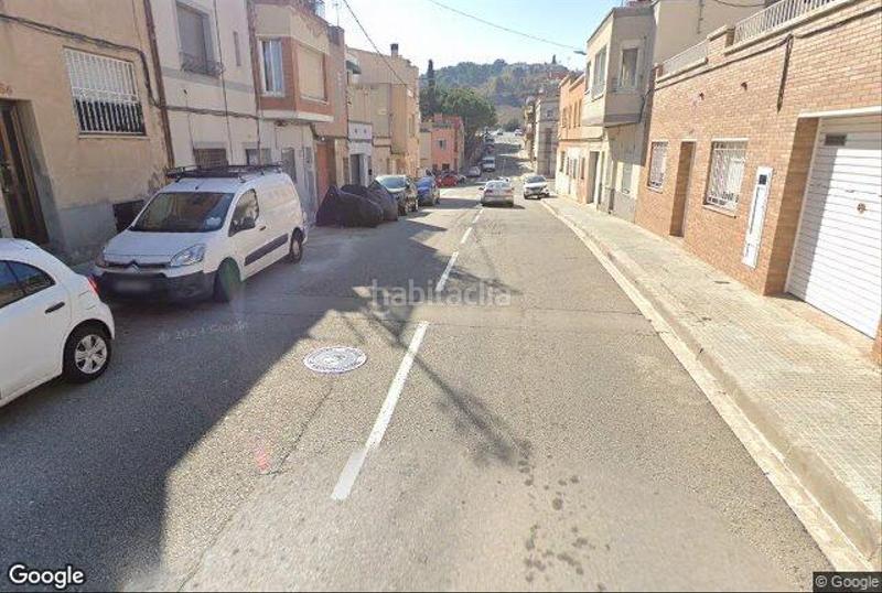 Foto b743b168-8655-47e8-b510-fa1aef7a1c35. Casa adossada a Roc Blanc Terrassa