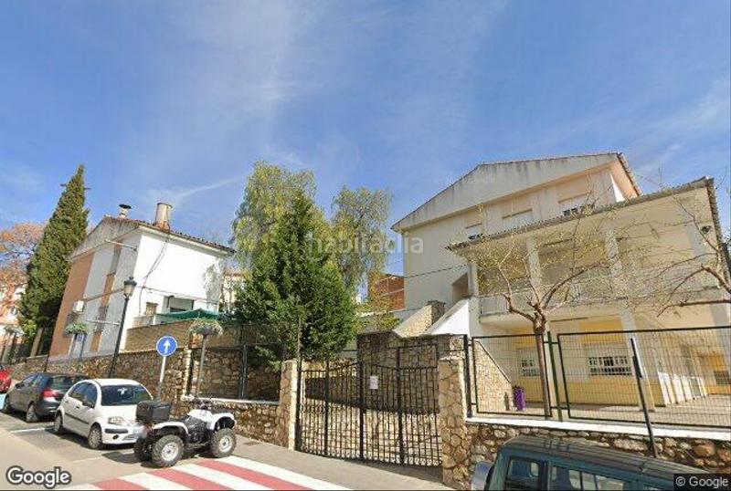 Foto c39026ba-5cb4-40a6-9ffe-65fbda3b2a6c. Casa adosada en Rus