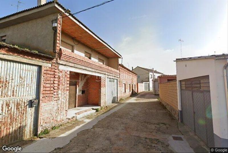 Foto 5434f8f0-2337-49c3-a740-543bd0e72be0. Casa adossada a Cañizal