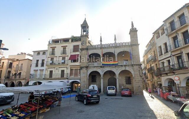 Foto ebc5df85-eef2-4b8c-a27c-184754490196. Pis a Centro Ciudad Plasencia