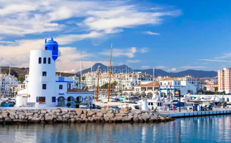 Foto c96acf62-7fc0-4168-82ae-1abb6a00edaf. Etagenwohnung mit parking pool in La Duquesa Manilva