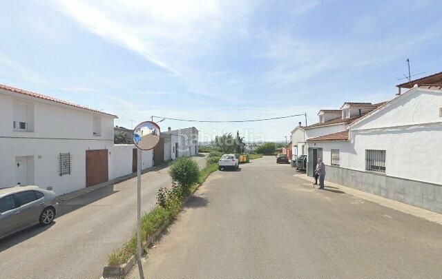 Foto 95e3bd26-8bbb-461a-99b1-cb5da43f91dc. Chalet in Fregenal de la Sierra