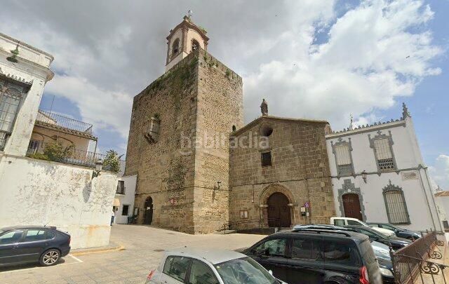 Foto d827daa8-32eb-458f-9911-cfa170c2f297. Chalet in Fregenal de la Sierra