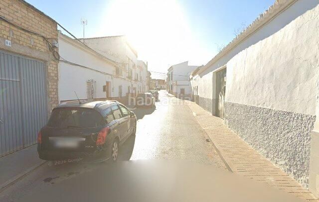 Foto dc8fddf3-09a7-4b1d-8c6d-a7b1231886c3. Casa adossada a Lantejuela (La)