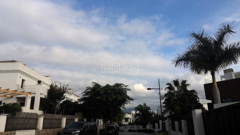 Foto 08239cbb-5407-43dc-8db2-ec17cc7b833c. Casa adossada amb aparcament piscina a Paraiso - Barronal Estepona