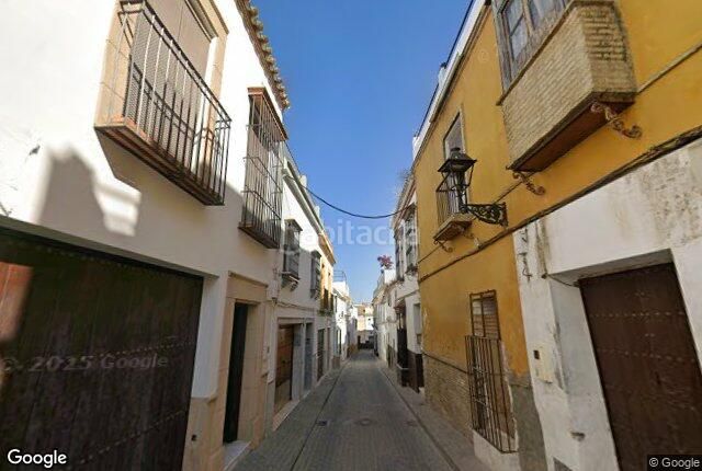 Foto 15ef188c-8a17-4774-a51f-98fb33ac296b. Casa adossada amb aparcament a Marchena