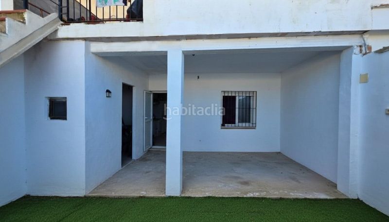 Foto 0d24db4b-8804-4712-84b3-2f8bf5589ed8. Casa adossada amb aparcament piscina a Pizarra