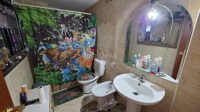 Foto dd869557-36d5-4059-a561-6d292a72d0e8. Casa adossada amb aparcament piscina a Pizarra
