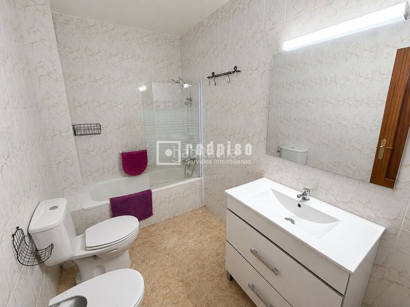 Foto 2c7010ef-2f99-49a8-8bd3-38d20c868a44. Xalet a Alovera