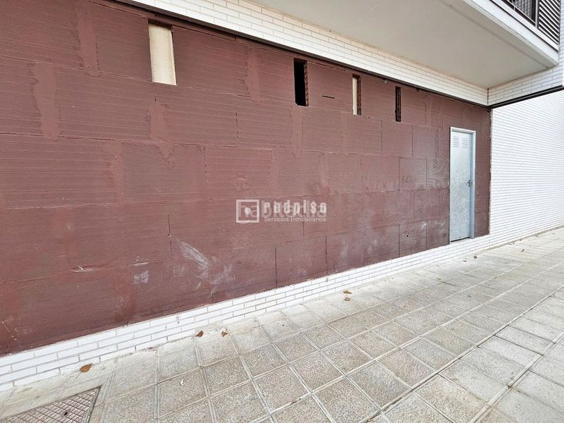 Foto 343379fe-0cf7-4500-b19a-85859d22f331. Alquiler local comercial nuevo local en alquiler ! próximo al macroproyecto de la playa . en Alovera