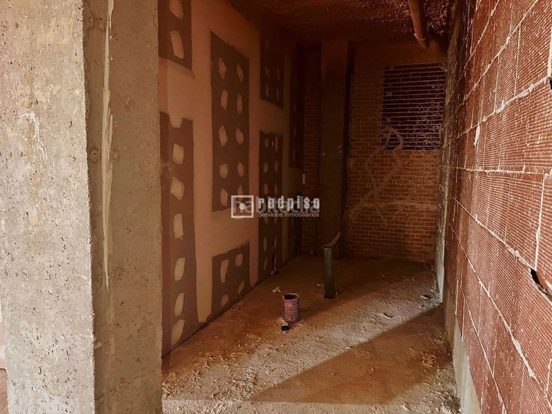Foto 573f1f50-36d2-43dc-9bf2-0199bfb78a23. Alquiler local comercial nuevo local en alquiler ! próximo al macroproyecto de la playa . en Alovera