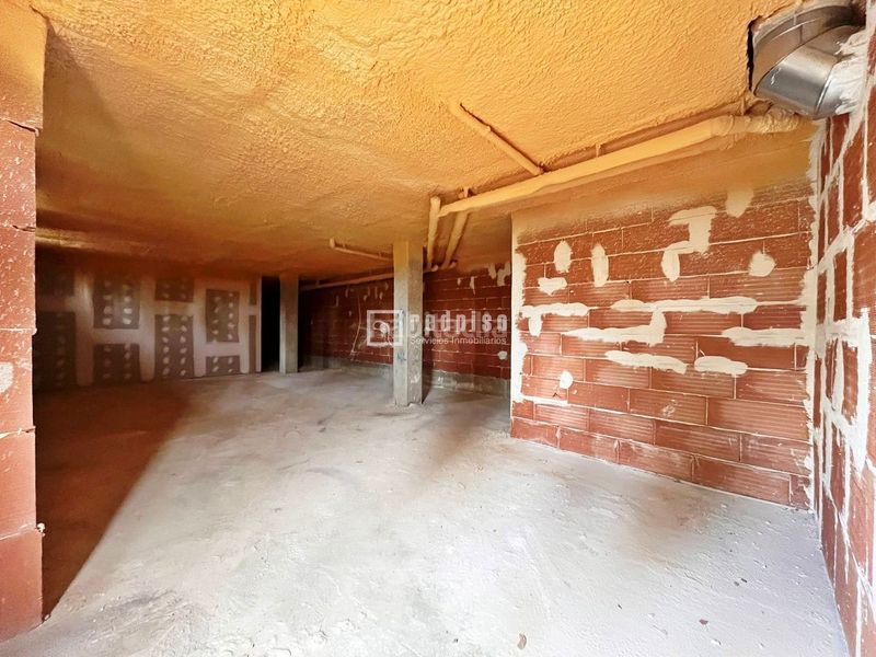 Foto a0b59b47-f564-460c-8ec5-3f4a8ed63faa. Alquiler local comercial nuevo local en alquiler ! próximo al macroproyecto de la playa . en Alovera