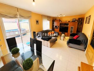 Xalet en Alovera. Espectacular chalet pareado en alovera!