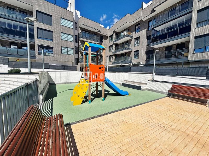 Foto 77aee996-08c5-4e04-b90b-dd2202022255. Pis amb calefacció aparcament a Alovera