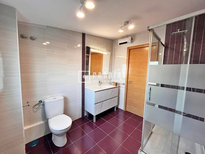 Foto 1895260e-c355-4f25-a284-1f3fa9084d4d. Location chalet avec chauffage parking dans Quer