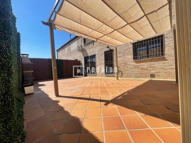 Foto 1e505b3c-3bf9-4993-a812-fd5e58ee0b78. Location chalet avec chauffage parking dans Quer