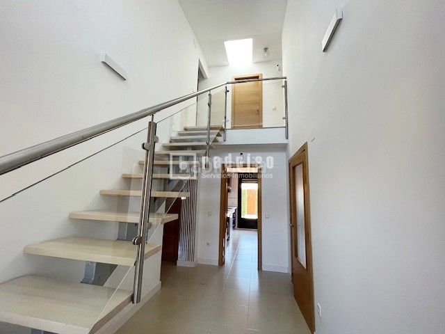 Foto 32508c0c-5a69-47b3-9695-95dd9023ef43. Location chalet avec chauffage parking dans Quer