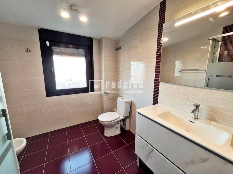 Foto 5494346c-ee4b-40ce-8f58-9dca166b181f. Location chalet avec chauffage parking dans Quer