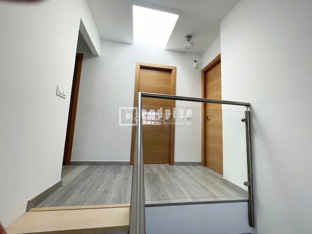 Foto 815dbaea-23bb-4b62-8d49-79920fd335d2. Location chalet avec chauffage parking dans Quer