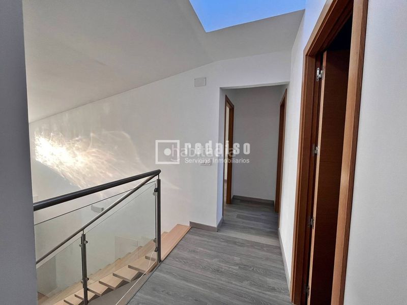 Foto ad9384f2-8982-48b1-be13-a58926ebbc82. Location chalet avec chauffage parking dans Quer