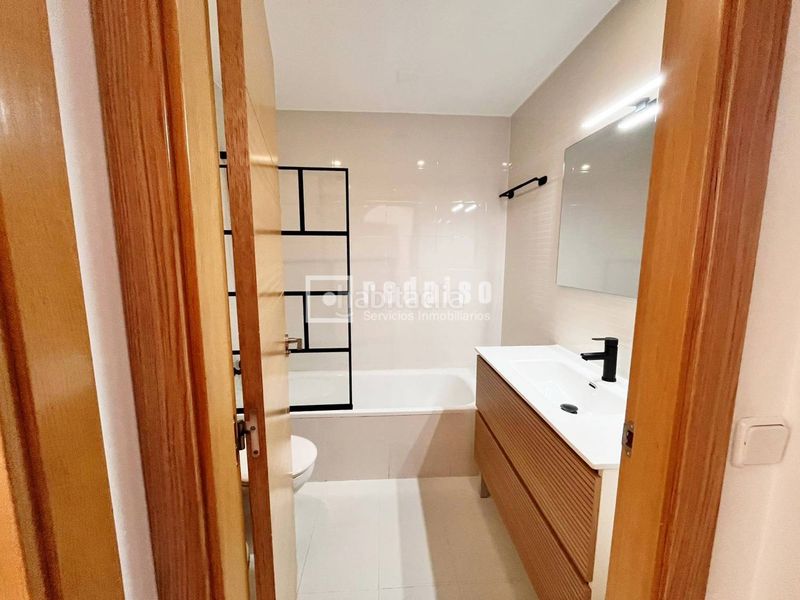 Foto b73baedb-b2c6-4d21-81b6-0c9122ed2009. Location chalet avec chauffage parking dans Quer