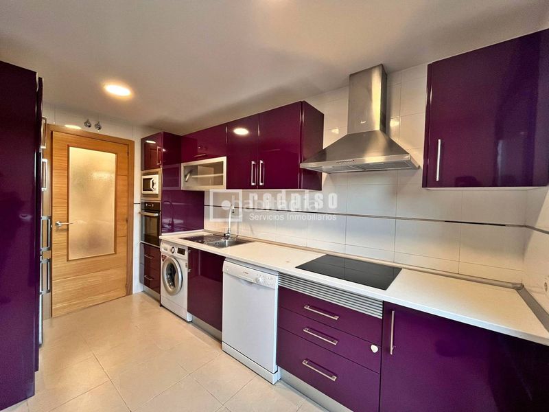 Foto df9f3888-492c-4a5b-a9e4-15cece2a97d4. Location chalet avec chauffage parking dans Quer